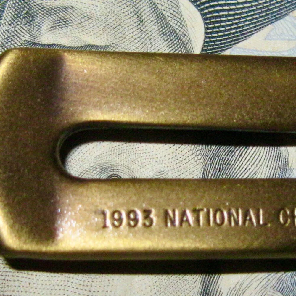 OLDSMOBILE SCRAMBLE 10 YEARS MONEY CLIP MADE IN USA 1993 (w/message on the back)